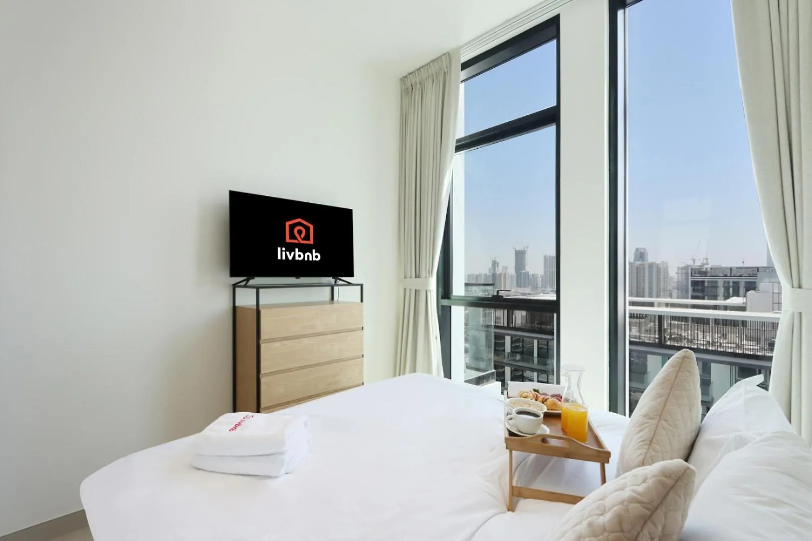 Livbnb-Urban Getaway 1Bhk With Jvc Skyline View Dubai 0*,  United Arab Emirates