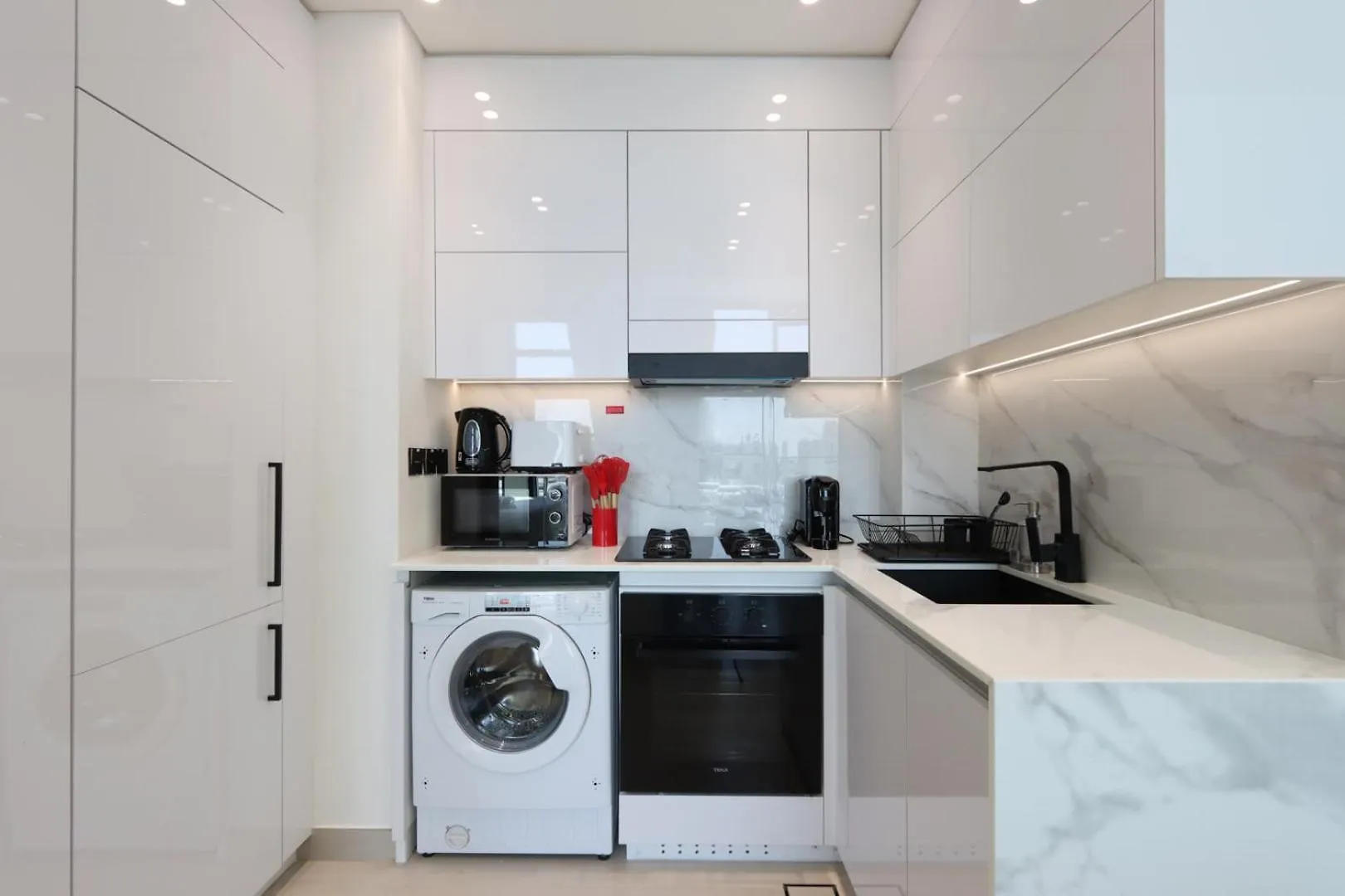 Apartment Livbnb-Urban Getaway 1Bhk With Jvc Skyline View Dubai