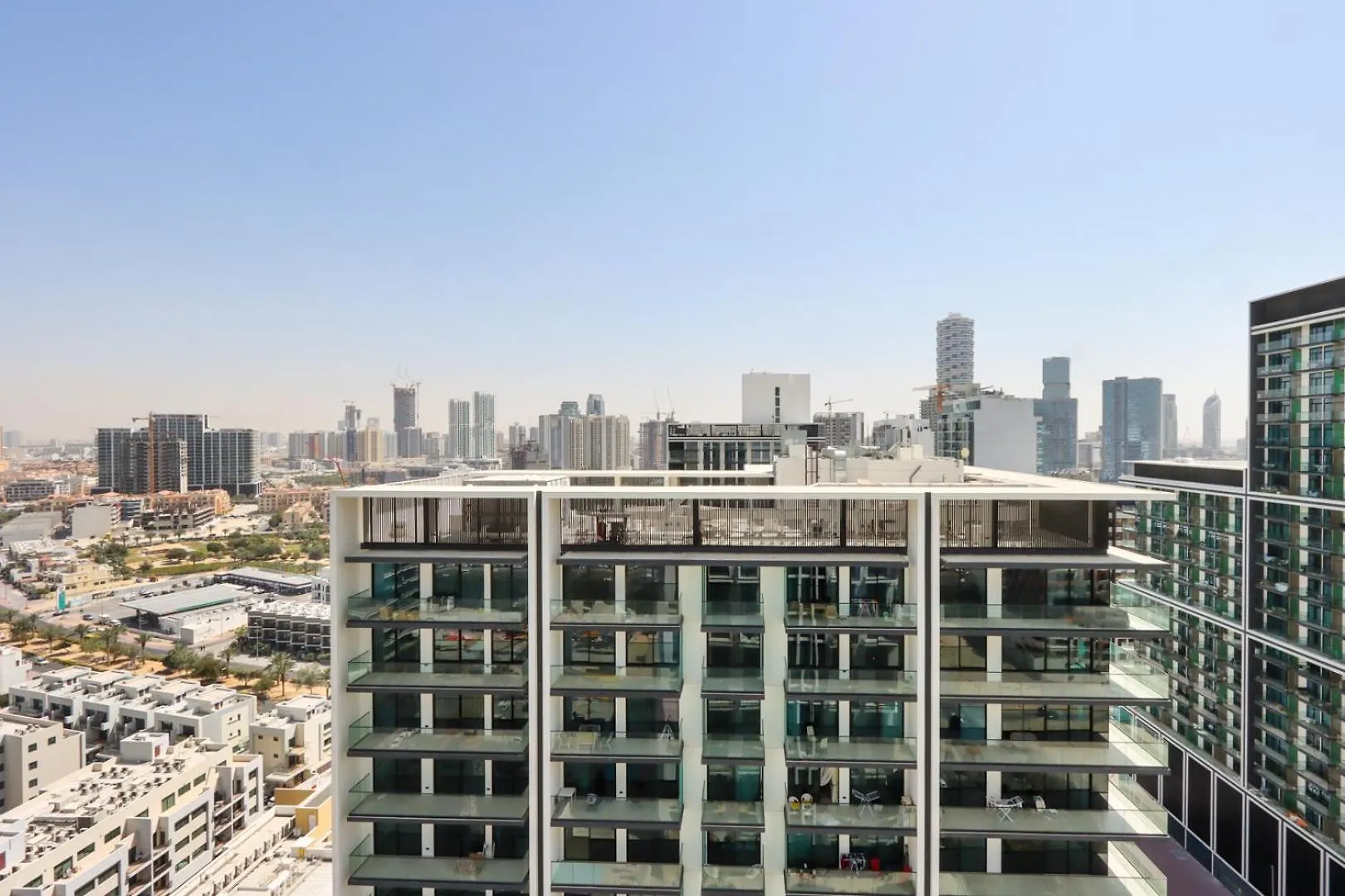 Livbnb-Urban Getaway 1Bhk With Jvc Skyline View Dubai United Arab Emirates