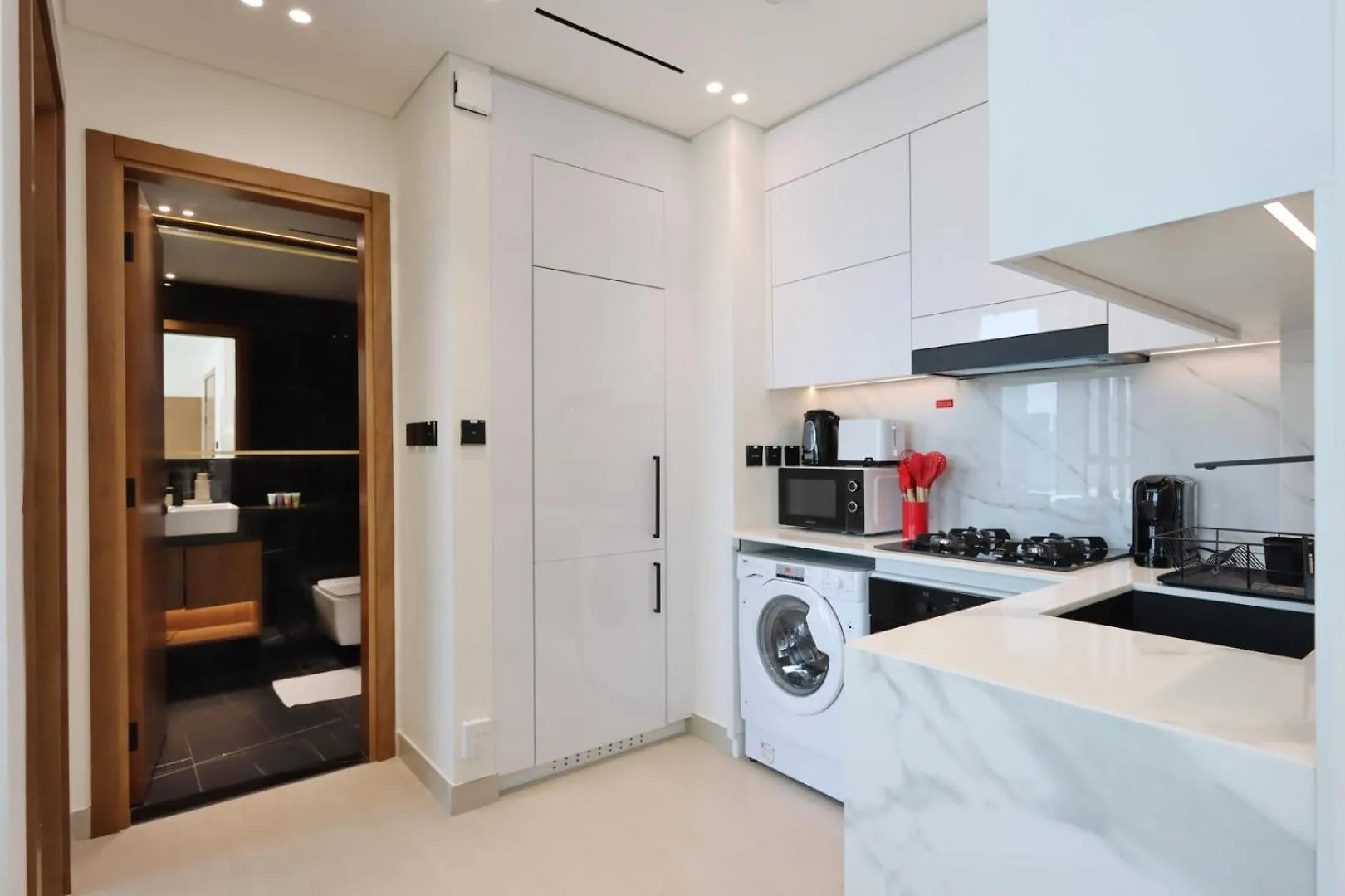 Livbnb-Urban Getaway 1Bhk With Jvc Skyline View Dubai 0*,