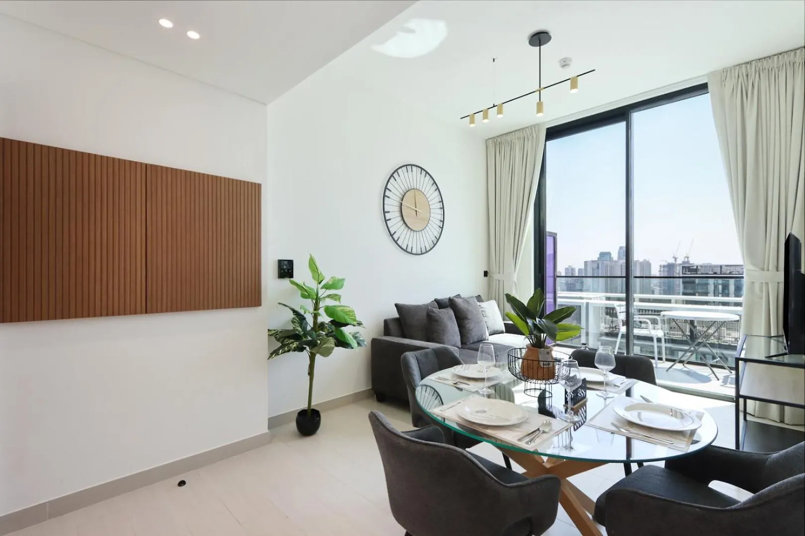 Livbnb-Urban Getaway 1Bhk With Jvc Skyline View Dubai 0*,